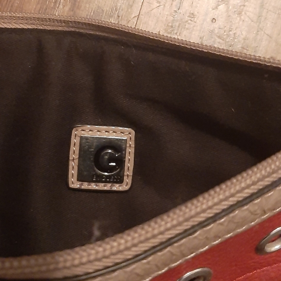 Red Retro Guess Purse/Wristlet - Picture 3 of 3